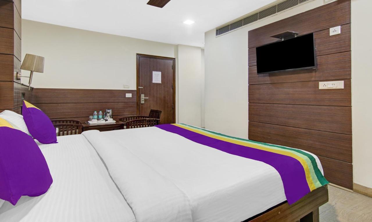 Treebo Trend Elite Hotel New Delhi Exterior photo